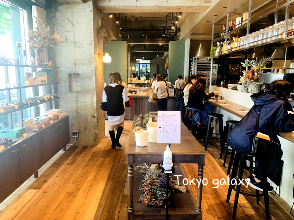 A cake shop in Nihonbashi Kabutocho, redevelopment area of Tokyo